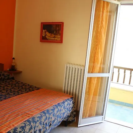 Casa Anna 7 Posti Letto 200 Mt Dalla Spiaggia *