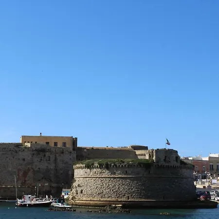 Casa Anna 7 Posti Letto 200 Mt Dalla Spiaggia Gallipoli